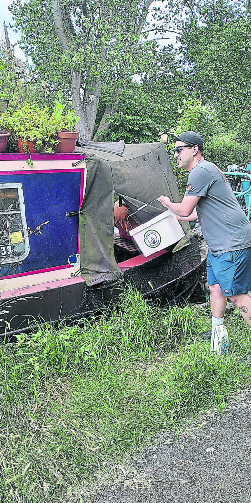 Caddies are collected by e-bike. “I’m really chuffed with our customers and bike riders,” says Eve. “People are being really responsible, especially as we do everything by hand.” PHOTOS: CIRCULAR REVOLUTION