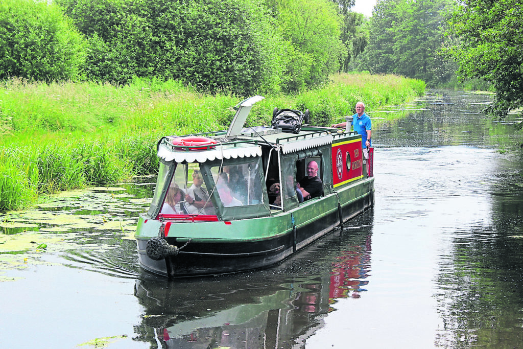 The New Horizons narrowboat.