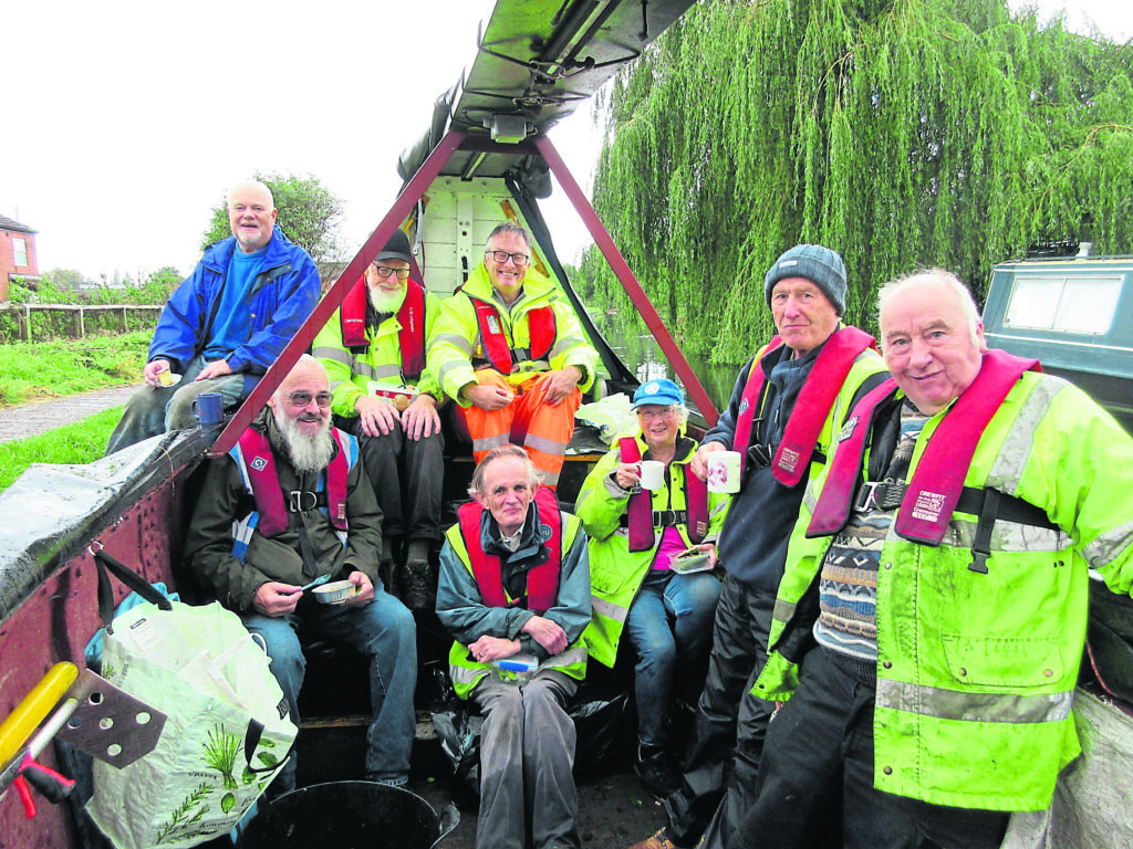 Left: Richard enjoys a tea break with the crew.