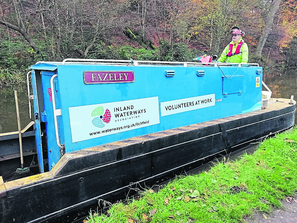 Volunteers get to work on offside vegetation