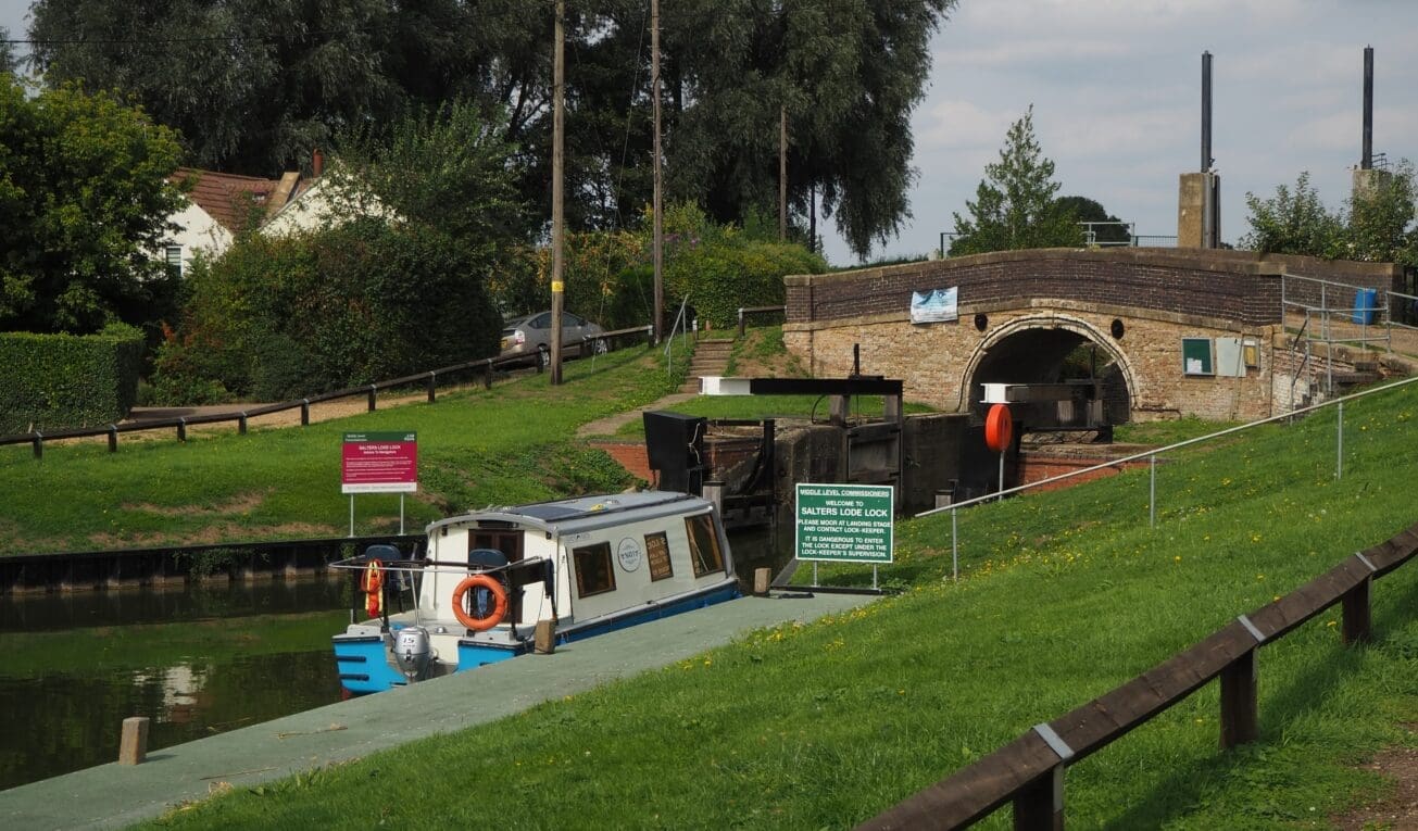 Lock closure cuts off boaters’ link to national canal network