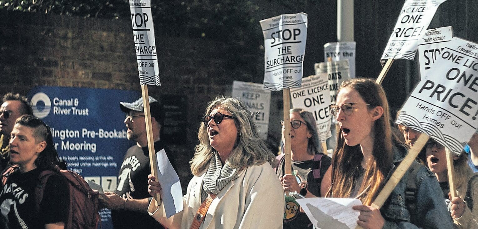 Boaters march on CRT office in licence fee protest