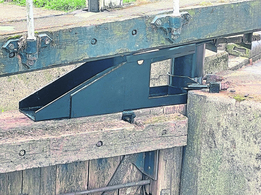 A close-up photo of the ‘false heel’ installed at Ratcliffe Lock. PHOTO: CRT