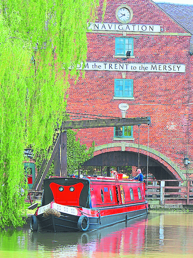 Shardlow Clock Warehouse was built in 1780 and is now a popular pub.