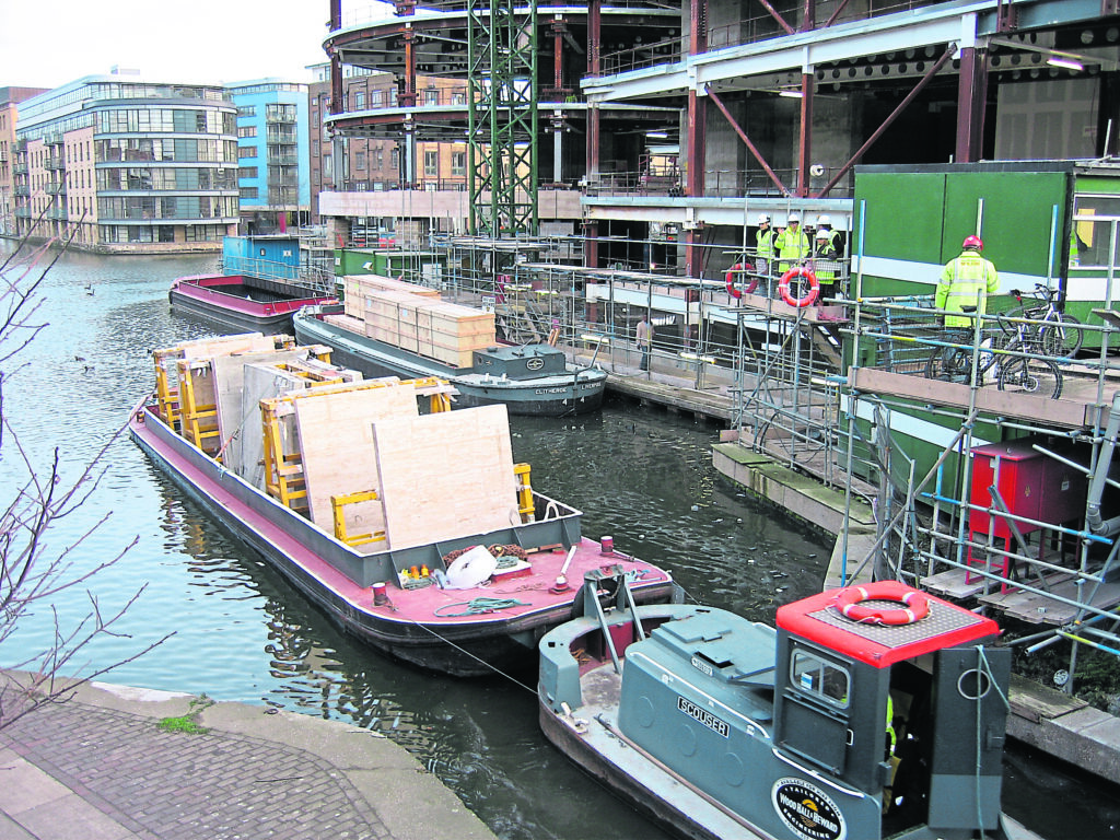 Pusher tug Scouser at Kings Place construction site on the Regent’s Canal.