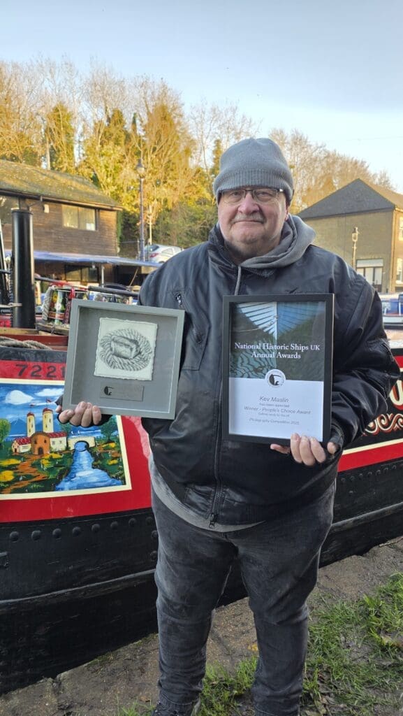 Black Country-based award-winner Kev Maslin, with Narrowboats Tadworth and Bordesley are in the background. PHOTO: ANDREW HAYSOM, JULES FUELS SOUTHERN DIVISION.