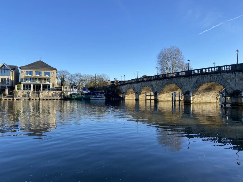 Maidenhead Bridge, with Roux at Skindles on the opposite bank.