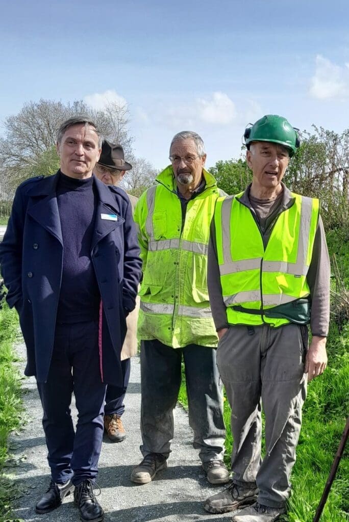 Campbell Robb with David Carter and Tom Fulda from SUCS. ALL PHOTOS: SUCS