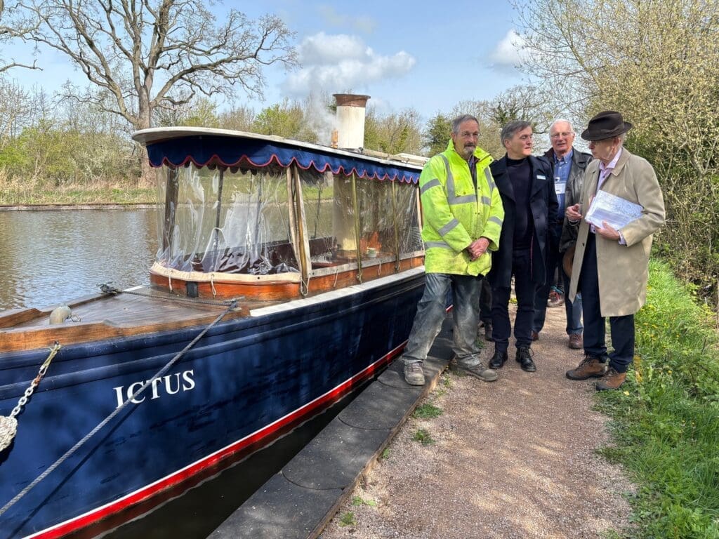 David Carter, from SUCS, with Campbell Robb and Michael Limbrey and John Dodwell from the MWRT.