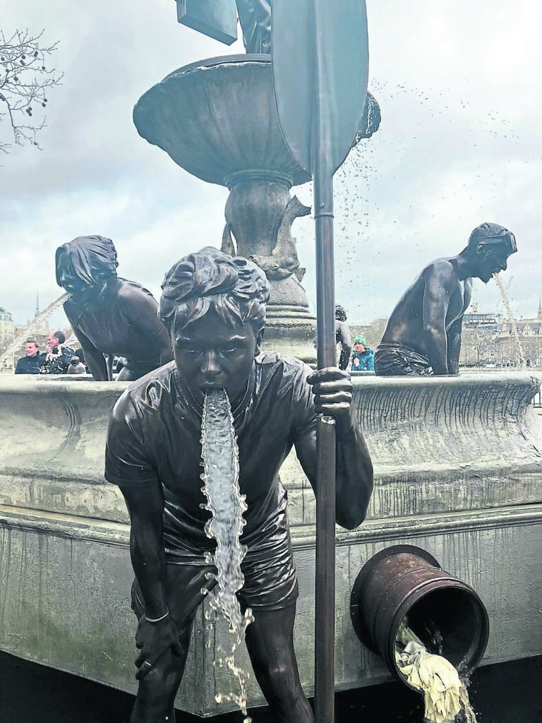 Channel 4 temporarily installed The Fountain of Filth on London’s South Bank to promote Dirty Business as it was aired. The individual statues in the fountain were inspired by real-life stories. THE RIVERS TRUST